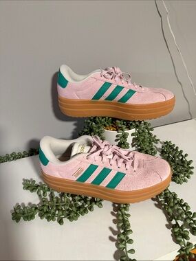 Women's VL Court Bold Sneakers
Platform Shoes